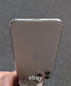 Apple iPhone 11 Pro 64GB Silver (Unlocked) A2215 (CDMA + GSM)